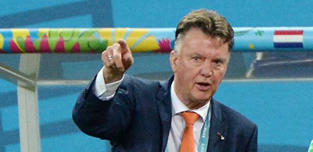 Louis van Gaal, dirigiendo a Países Bajos en el Mundial de Brasil 2014. | Cordon Press