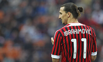 Preocupación por la lesión de Ibra | EFE