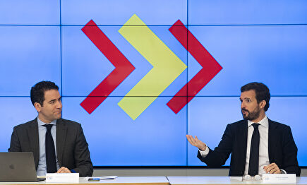 Teodoro García Egea y Pablo Casado este lunes en Génova. | David Mudarra