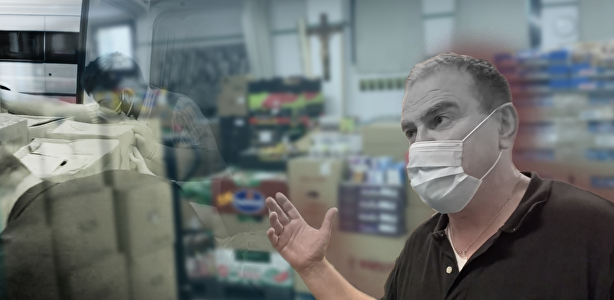 Una UCI contra el hambre en Vallecas: "Hay que valer para ponerse en la cola y que te vean los vecinos"