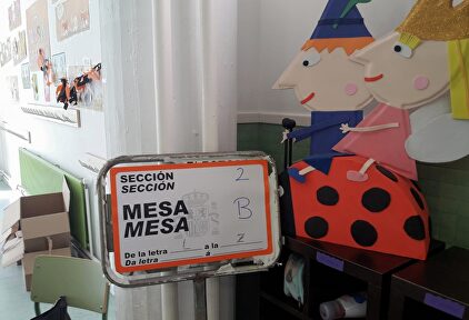 Un colegio electoral gallego | EFE