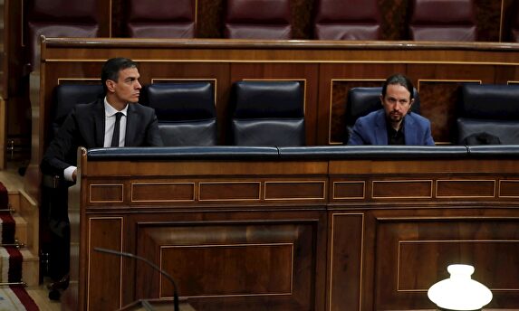 Pedro Sánchez y Pablo Iglesias en el Congreso. | EFE