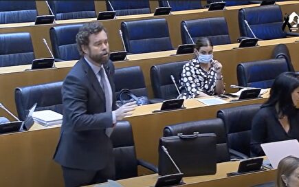 Espinosa de los Monteros abandona la comisión ante los ataques y la chulería de Iglesias: "Cierre al salir"