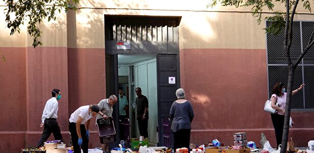 Reparto de alimentos | EFE