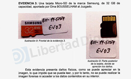 Tarjeta de memoria entregada por Pablo Iglesias a Dina Bousselham