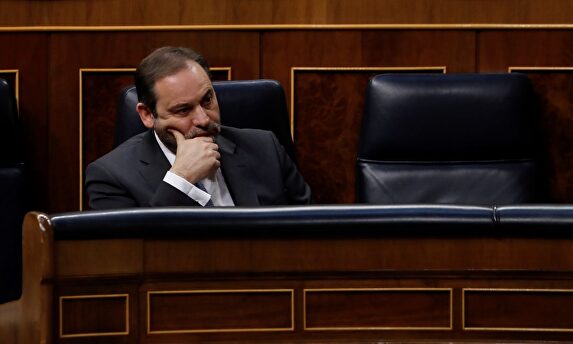 El ministro de Transportes, José Luis Ábalos, en el pleno del Congreso | Pool