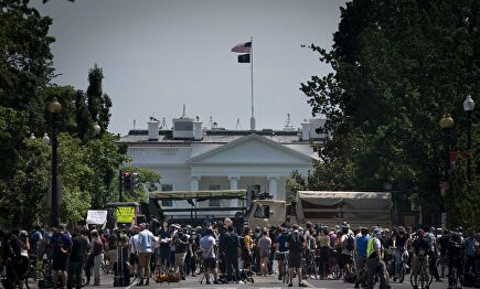 Refuerzan el perímetro de la Casa Blanca con una valla antidisturbios