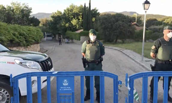 Guardia Civil en el domicilio de Pablo Iglesias | Twitter