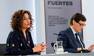 María Jesús Montero y Salvador Illa en la rueda de prensa | EFE