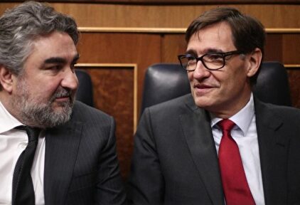 Los ministros de Cultura y Deporte, José Manuel Rodríguez Uribes (i), y Sanidad, Salvador Illa. | Europa Press