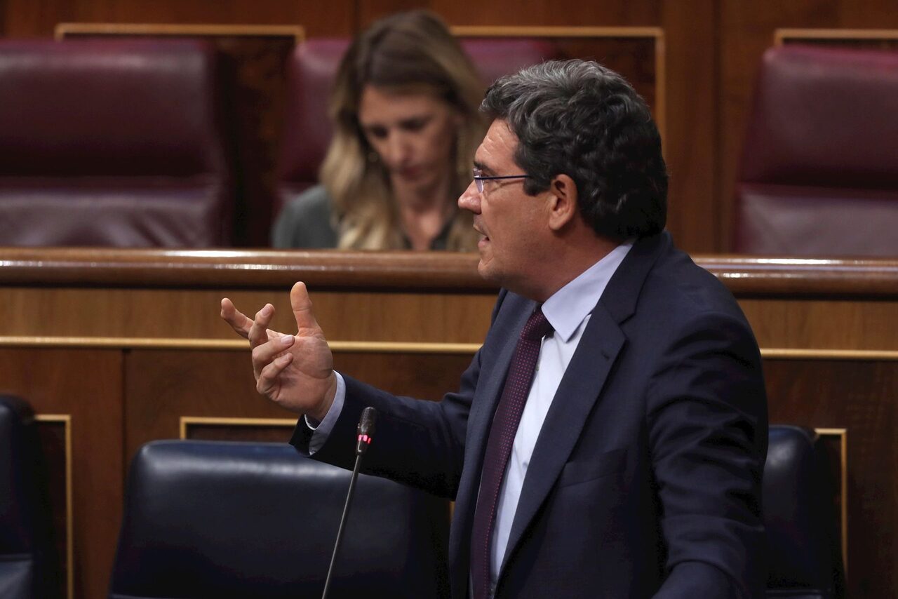 El ministro de Inclusión y Seguridad Social, José Luis Escrivá, este miércoles en el Congreso. | EFE