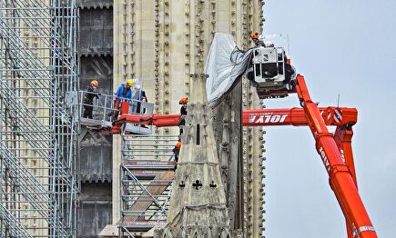 Comienza el delicado desmontaje del andamio de Notre Dame y su restauración