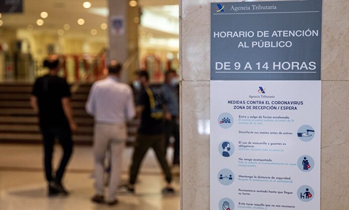 Vista de las instalaciones para la atención presencial en una delegación de Hacienda. | EFE