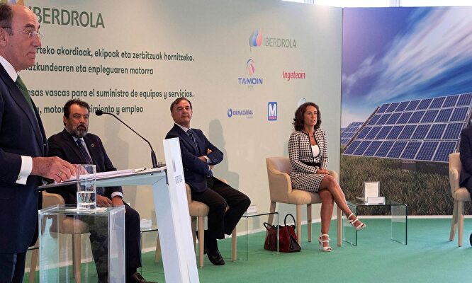 El presidente de Iberdrola, Ignacio Galán, y el lehendakari, Iñigo Urkullu, con empresarios vascos en la Torre Iberdrola | IBERDROLA