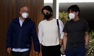 Javier Sardà junto a su mujer y su amigo Juan Carlos Ortega | Cordon Press