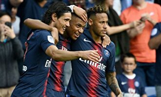 Cavani, junto a Mbappé y Neymar | EFE
