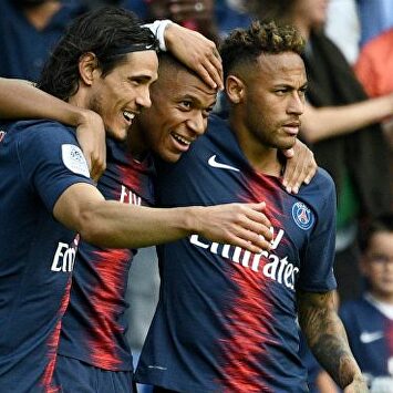 Cavani, junto a Mbappé y Neymar | EFE