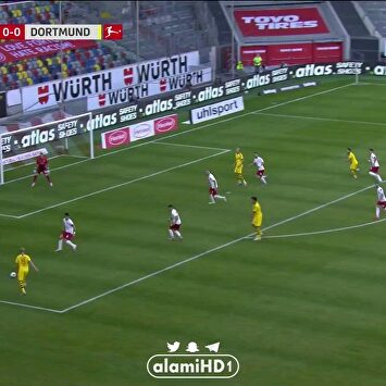 La barbaridad de remate de Haaland para darle el triunfo al Borussia Dortmund en el 94