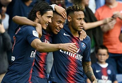 Cavani, junto a Mbappé y Neymar | EFE