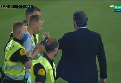 Increíble pero cierto: ¡Salta un espontáneo en el Mallorca - Barcelona!