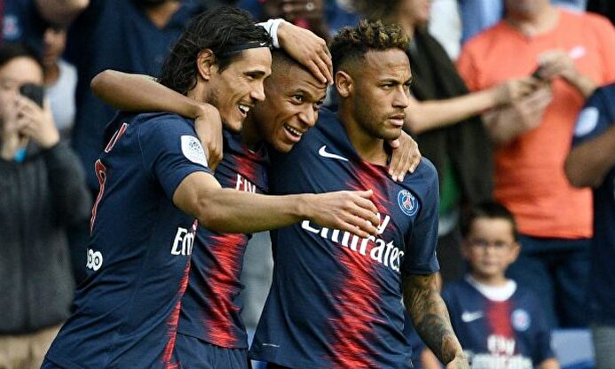 Cavani, junto a Mbappé y Neymar | EFE