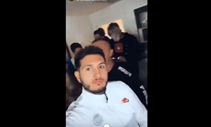 Acude y además, se graba | Instagram