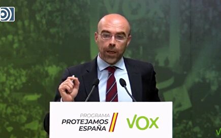 Vox carga contra Feijóo por pedir restricciones a la movilidad