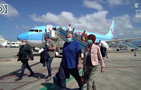 Llegan los primeros turistas alemanes a Baleares con el inicio del plan piloto