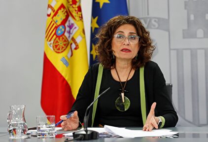 Las dificultades de María Jesús Montero para explicar por qué no actualizan la cifra de muertos