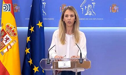 Álvarez de Toledo denuncia "el asedio a la corona"