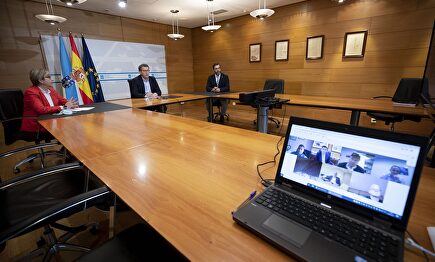 El presidente gallego, Alberto Núñez Feijóo, y la conselleira do Mar, Rosa Quintana | Ana Varela / Xunta de Galicia