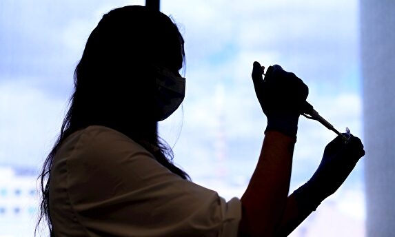 Las muertes de los pacientes que necesitan ventilador bajaron del 40 al 28%. | EFE