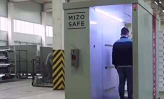 Putin coloca un túnel desinfectante en su residencia para protegerse del coronavirus