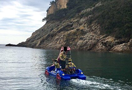 Bomberos al rescate en un "hidropedal" en la Costa Brava | Twitter: @albertsolerbufi