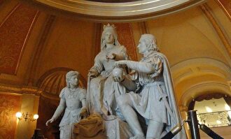 Estatua de Colón e Isabel la Católica en el Capitolio de California | Wikipedia