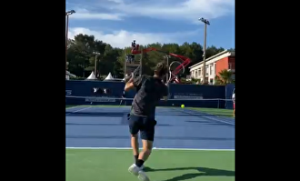 Así suena el brazo de acero de la derecha más demoledora del tenis mundial 