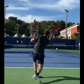 Así suena el brazo de acero de la derecha más demoledora del tenis mundial 