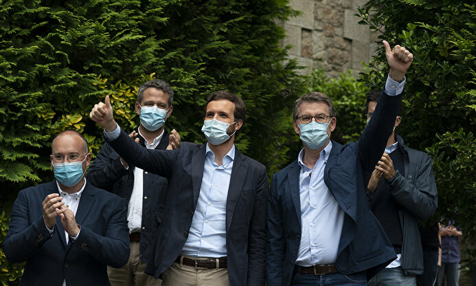Pablo Casado, junto a Alberto Núñez-Feijóo, en la presentación de candidatos Elecciones Gallegas. | David Mudarra (PP)