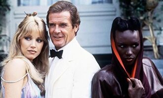 Tanya Roberts, Grace Jones y Roger Moore | Cordon Press