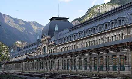 Las estaciones de tren más bonitas de España para estos días de reencuentros 