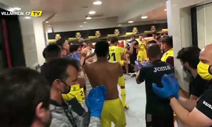 Imposible no emocionarse: el vestuario del Villarreal recibe a su héroe, Bruno Soriano