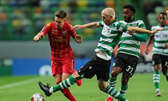 Jeremy Mathieu, en uno de los últimos partidos contra el Tondela. | EFE