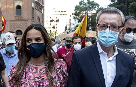 Gloria Camila y su padre Ortega Cano | Gtres