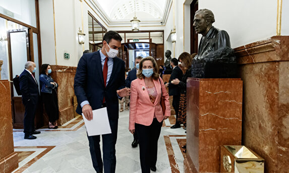 El presidente del Gobierno, Pedro Sánchez y la ministra, Nadia Calviño | Europa Press