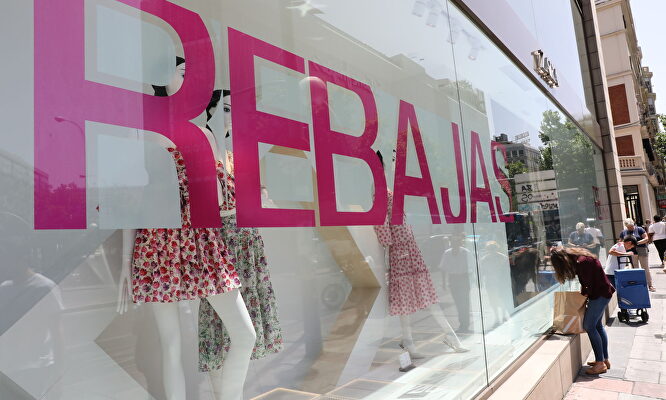 Un escarate de Zara anuncia el comienzo las rebajas de verano | Europa Press