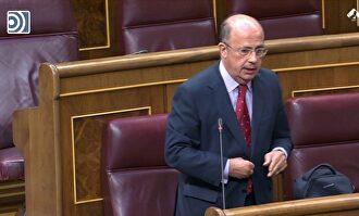 Bronca de Gil Lázaro y Jaume Asens por el hombre que disparaba a fotografías