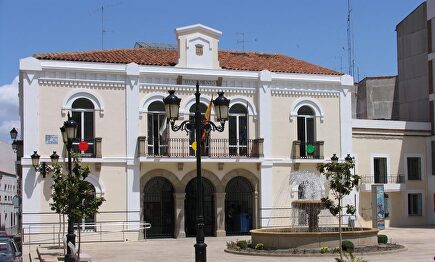 Ayuntamiento de Navalmoral de la Mata | Wikipedia
