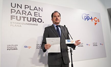 El candidato de PP y Cs, Carlos Iturgáiz | EFE