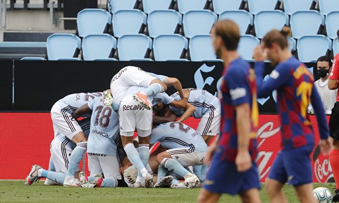 Los jugadores del Celta celebran el golazo de falta de Iago Aspas. | EFE