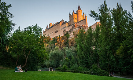 Sitios de España que vuelven a abrir: el imponente alcázar de Segovia